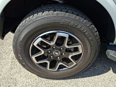 Used 2024 Ford Bronco Outer Banks AWD/4WD image 5