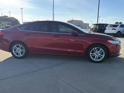 Used 2018 Ford Fusion SE w/ Fusion SE Technology Package FWD image 24