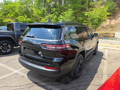 New 2026 Jeep Grand Cherokee L 4WD image 3