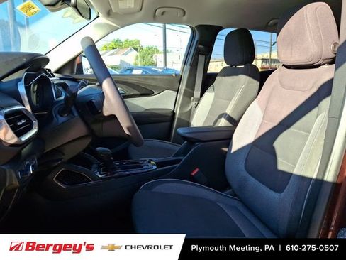 Certified 2023 Chevrolet TrailBlazer LT w/ Convenience Package FWD image 16