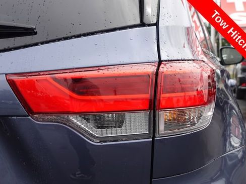 Certified 2019 Toyota Highlander LE image 9