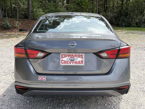Used 2024 Nissan Altima 2.5 SV image 23