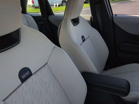 Used 2025 MINI Cooper S image 33