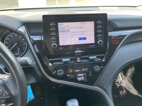 Used 2023 Toyota Camry SE image 12
