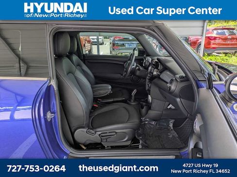 Used 2020 MINI Cooper 2-Door Hardtop FWD image 15