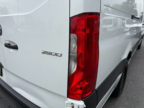 Used 2022 Mercedes-Benz Sprinter 2500 image 39