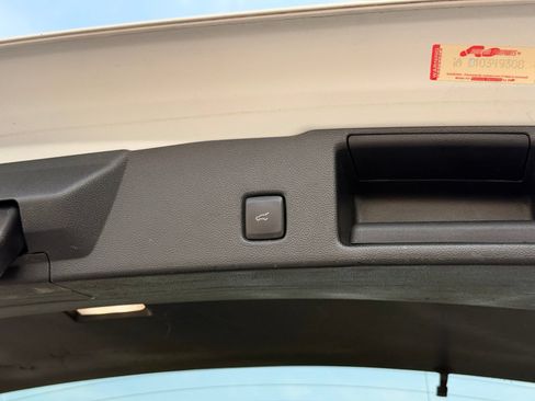 Used 2022 Ford Escape SE w/ Convenience Package FWD image 42