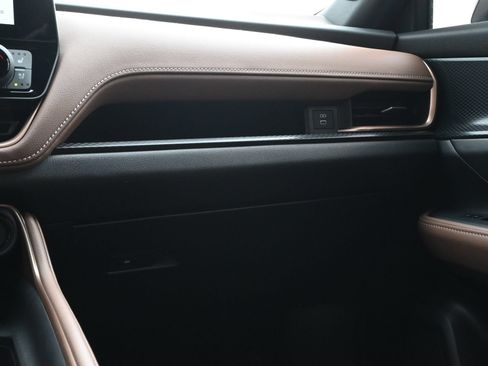 Used 2025 Toyota Grand Highlander AWD Hybrid image 8