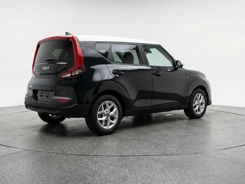 Used 2025 Kia Soul LX w/ LX Technology Package image 9
