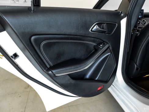 Used 2018 Mercedes-Benz CLA 250 image 43