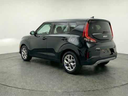 Used 2025 Kia Soul LX w/ LX Technology Package image 6