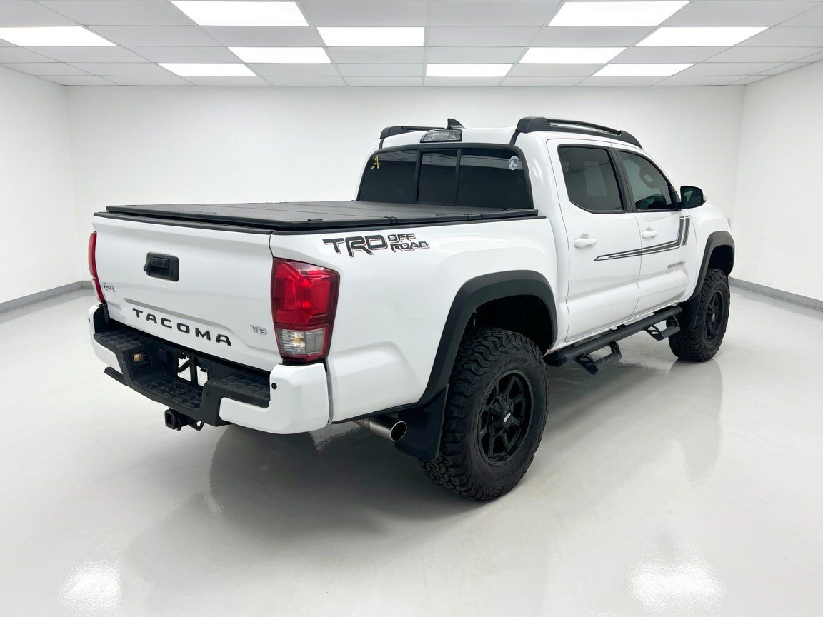 Used 2016 Toyota Tacoma TRD Off-Road RWD image 4