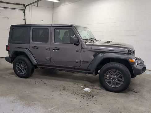 Certified 2025 Jeep Wrangler Unlimited Sport AWD/4WD image 3