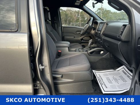 Used 2023 Nissan Frontier SV w/ Midnight Edition Package image 13