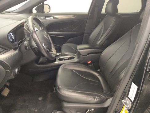 Used 2018 Lincoln MKC Premiere FWD image 17