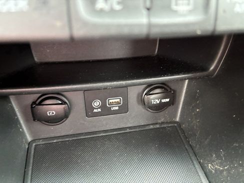 Used 2019 Hyundai Kona SE AWD/4WD image 11