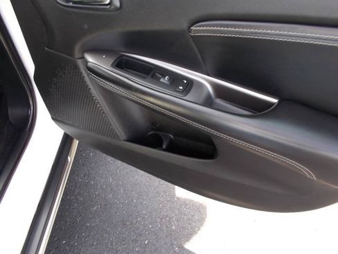 Used 2017 Dodge Journey Crossroad w/ Popular Equipment Group FWD image 22