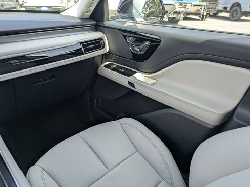 New 2026 Lincoln Aviator AWD image 22