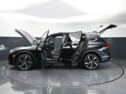 Used 2024 Volkswagen Tiguan SEL R-Line AWD/4WD image 41