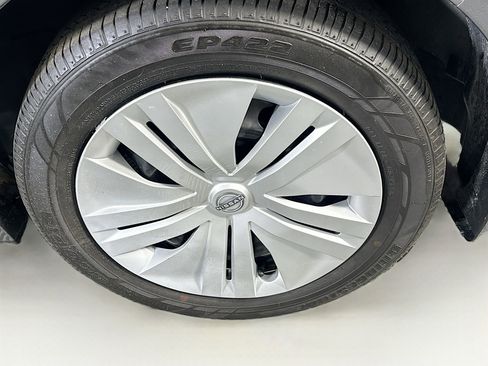 Used 2024 Nissan Leaf S FWD image 11
