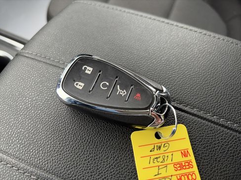Used 2023 Chevrolet Traverse LT AWD/4WD image 30