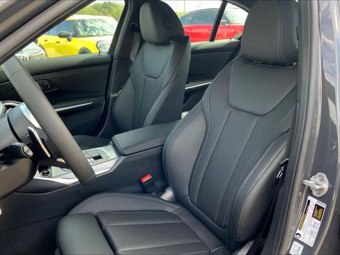 Used 2026 BMW 330i Sedan w/ M Sport Package RWD image 9