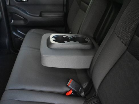 Used 2024 Nissan Frontier SV w/ SV Convenience Package AWD/4WD image 11
