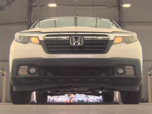 Used 2018 Honda Ridgeline RTL image 2