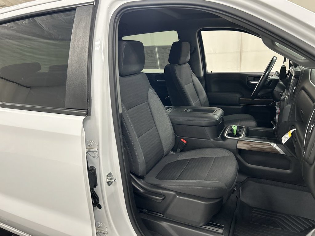 Used 2022 Chevrolet Silverado 1500 RST AWD/4WD image 22