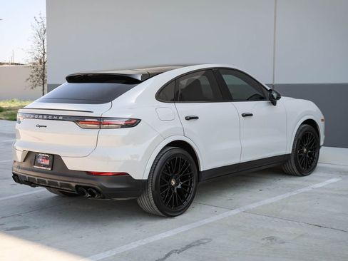 Used 2021 Porsche Cayenne Coupe image 7