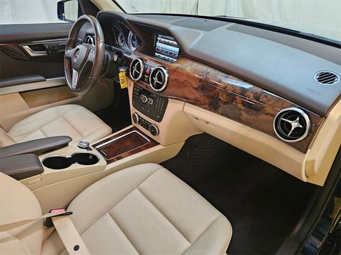 Used 2014 Mercedes-Benz GLK 350 4MATIC image 12