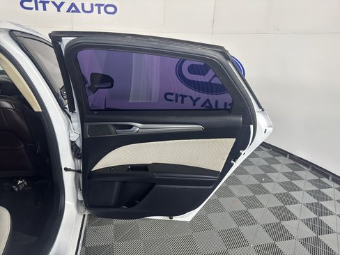 Used 2019 Ford Fusion SE w/ Equipment Group 151A FWD image 36