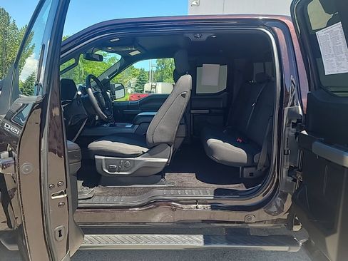 Used 2018 Ford F150 XLT w/ Equipment Group 302A Luxury AWD/4WD image 19