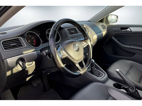 Used 2017 Volkswagen Jetta SE image 15