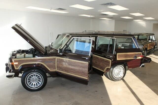 Used 1989 Jeep Grand Wagoneer AWD/4WD image 16