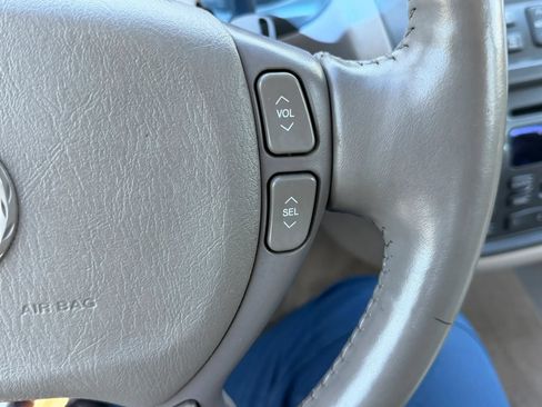 Used 2005 Cadillac De Ville FWD image 15