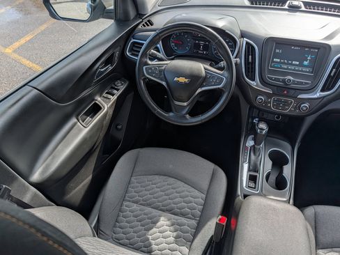 Used 2018 Chevrolet Equinox LT image 9