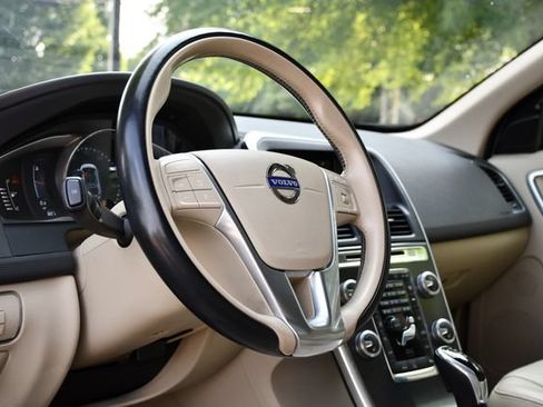 Used 2015 Volvo XC60 T5 Premier FWD image 12