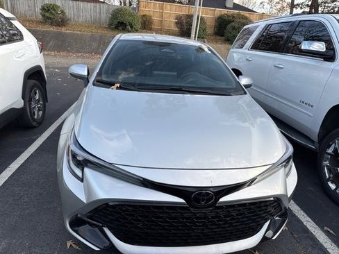 Used 2025 Toyota Corolla SE image 2