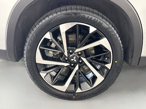 Used 2024 Mitsubishi Outlander SE FWD image 33