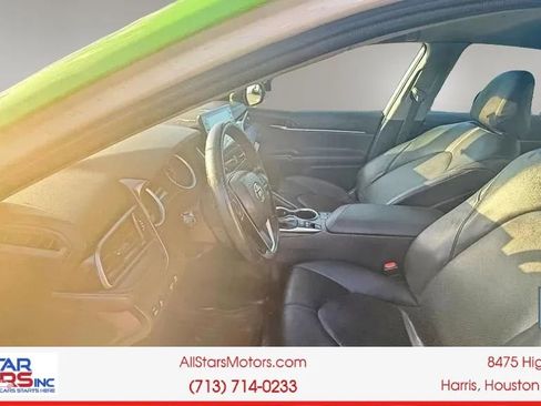 Used 2022 Toyota Camry XLE FWD image 12