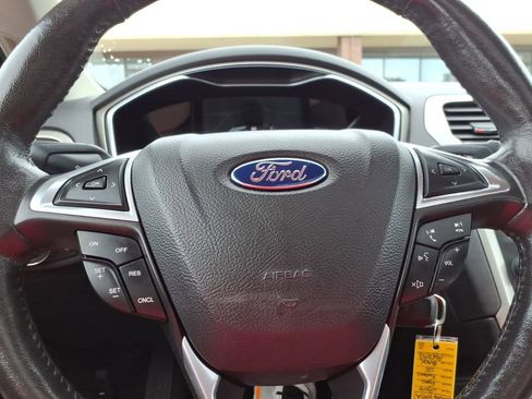 Used 2014 Ford Fusion SE w/ Equipment Group 202A FWD image 20