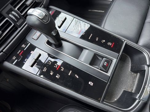 Used 2022 Porsche Macan S AWD/4WD image 34