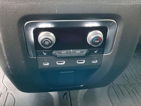Used 2023 GMC Yukon XL Denali Ultimate AWD/4WD image 32
