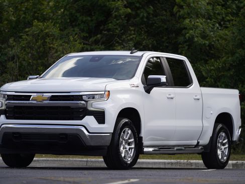 Used 2022 Chevrolet Silverado 1500 LT AWD/4WD image 33