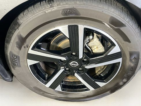 Used 2025 Nissan Sentra SV w/ All-Weather Package FWD image 11