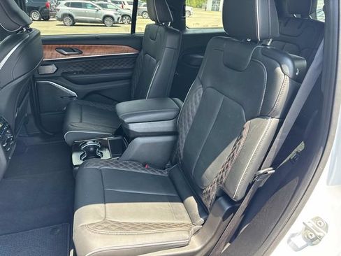 Used 2025 Jeep Grand Cherokee L Summit AWD/4WD image 16
