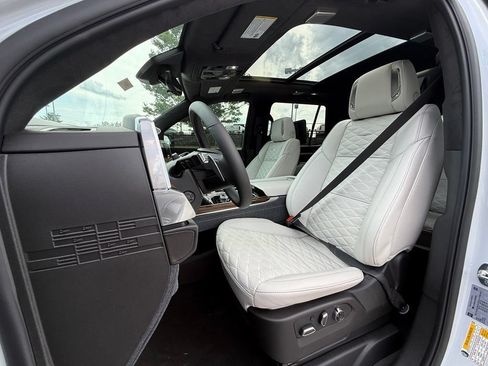 New 2026 Cadillac Escalade Platinum Sport AWD/4WD image 5