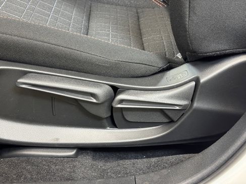 Used 2025 Honda HR-V Sport image 10