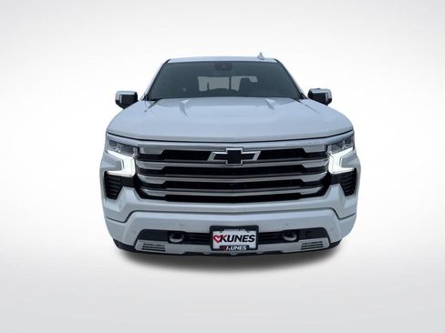 Used 2024 Chevrolet Silverado 1500 High Country w/ High Country Premium Package AWD/4WD image 5